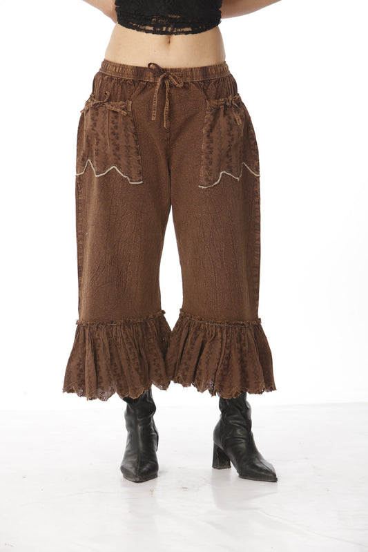 Cotton 3⁄4 Pants with Lace Pockets